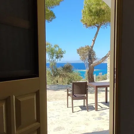 Archipelagos Boutique Schoinoussa