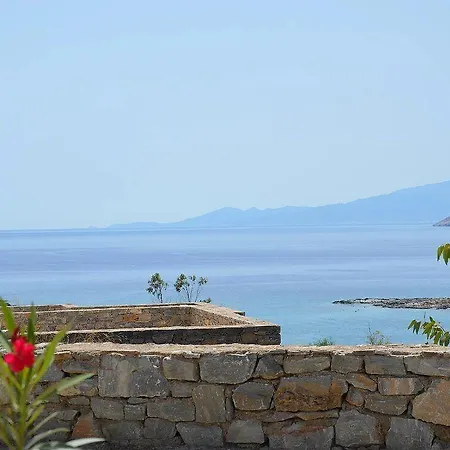 Archipelagos Boutique Schoinoussa