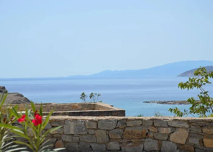 Archipelagos Boutique Schoinoussa