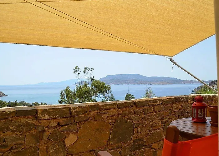 Archipelagos Boutique Schoinoussa